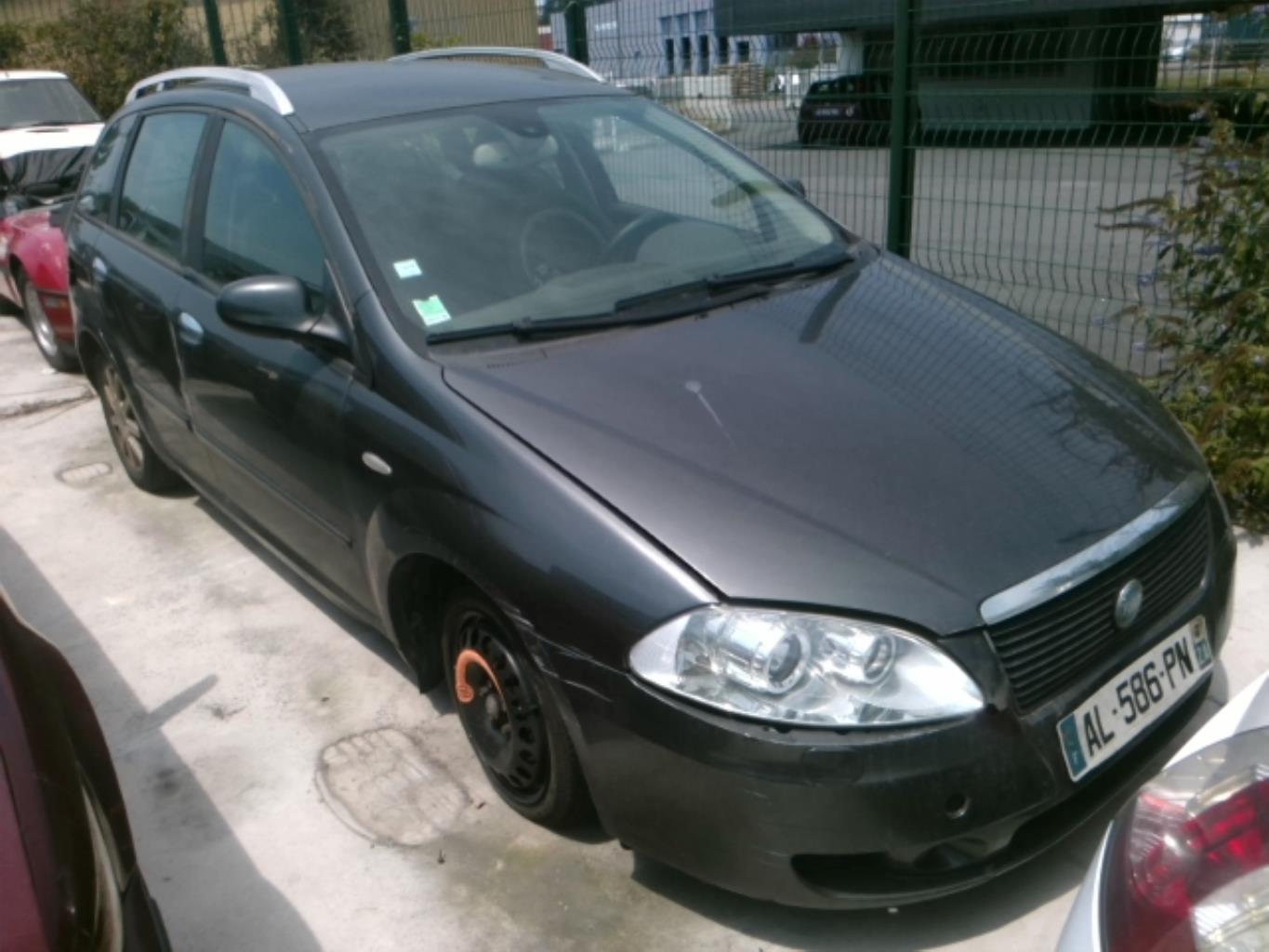 Image Aile avant droit - FIAT CROMA 2
