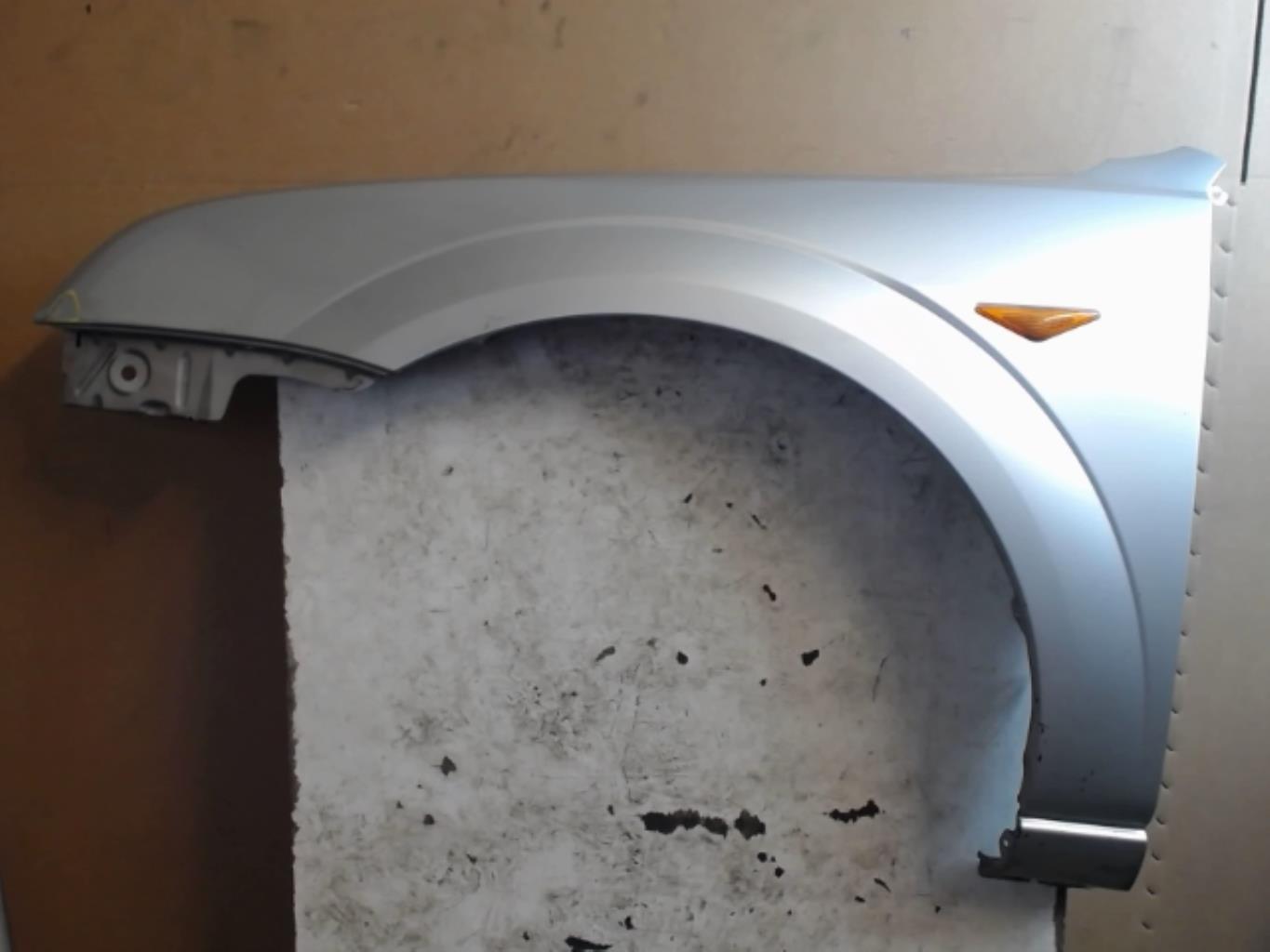 Parafango anteriore sinistro FORD MONDEO 2 Diésel - 1