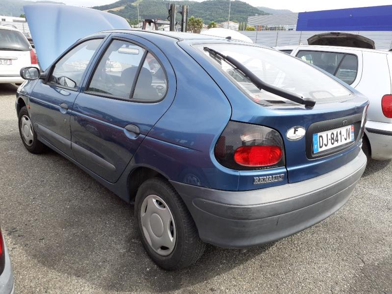Image Pare choc avant - RENAULT MEGANE 1