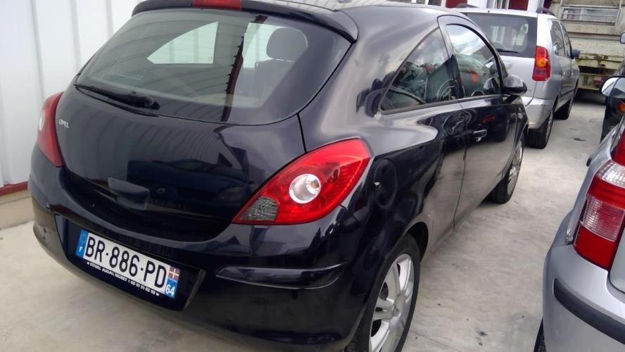 Image Volant - OPEL CORSA D
