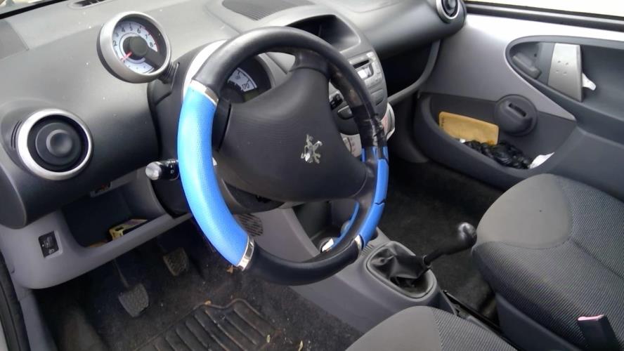 Image Trappe d'essence - PEUGEOT 107