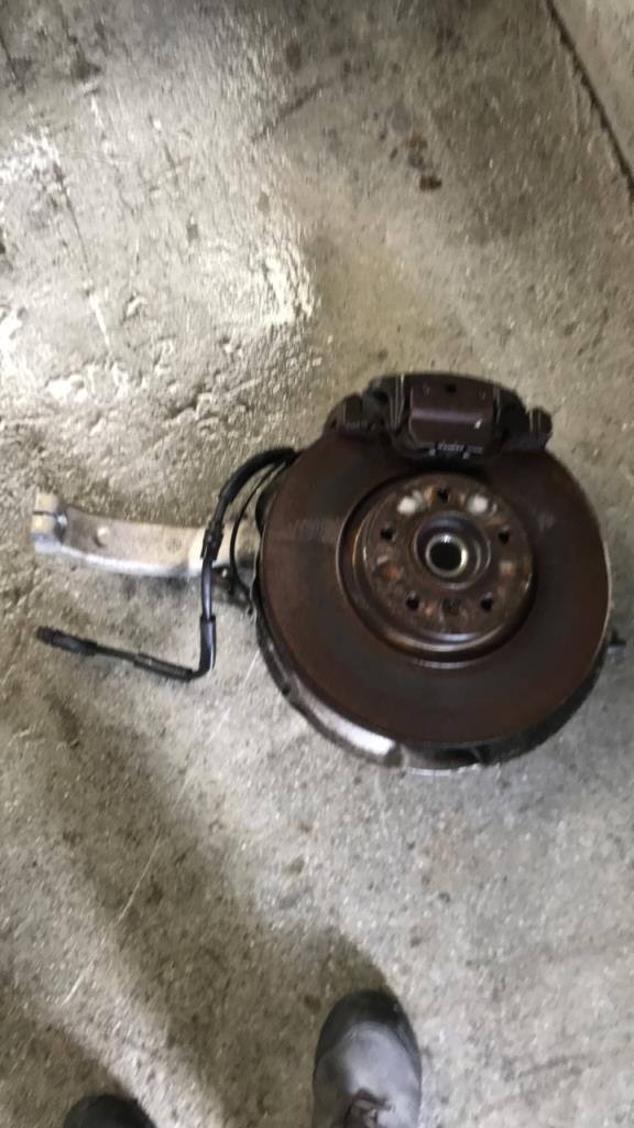 Moyeu avant gauche BMW X5 E70 PHASE 1 Diesel - 1