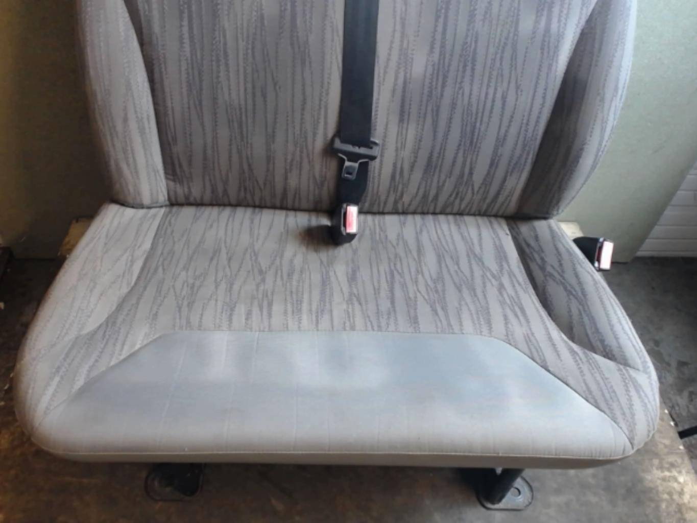 Image Siege avant droit (banquette double) - NISSAN PRIMASTAR 1