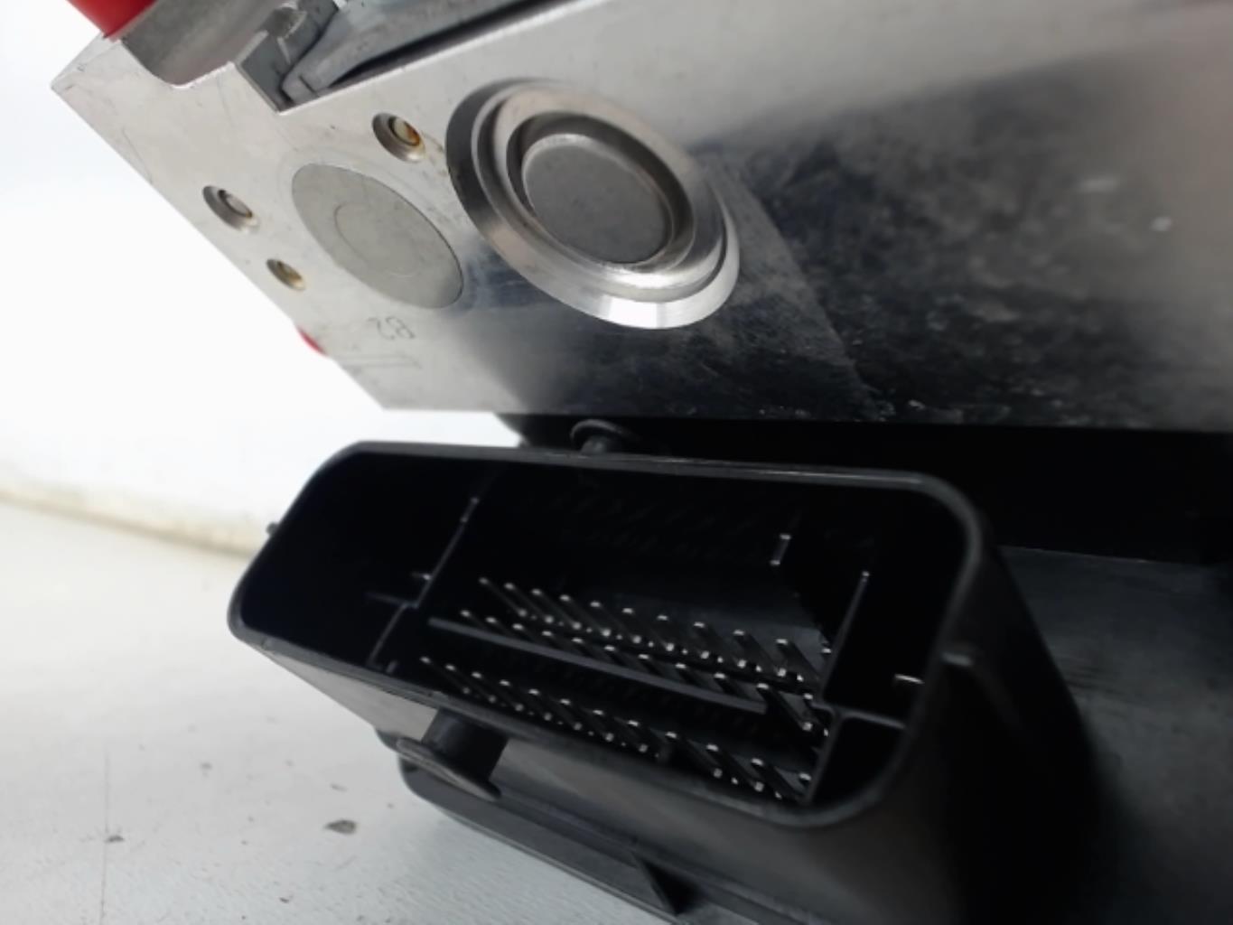 Image Bloc ABS (freins anti-blocage) - PEUGEOT 208 1