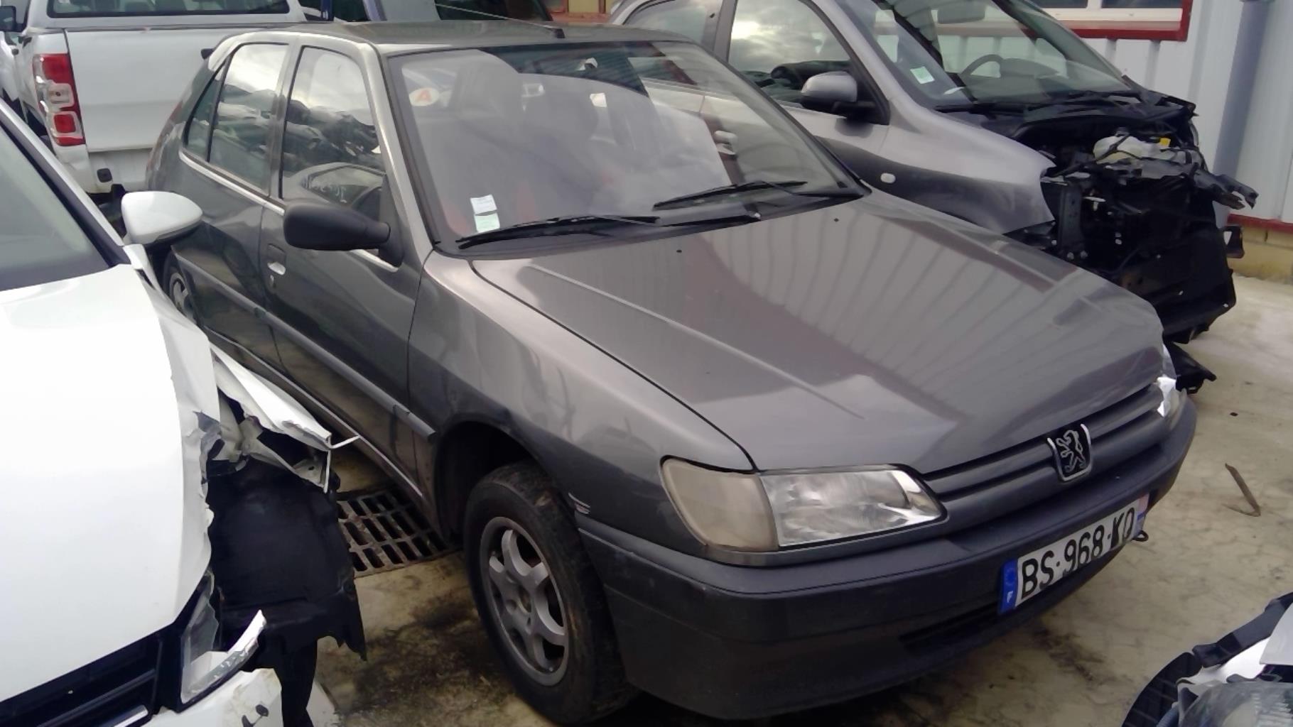 Image Pare choc arriere - PEUGEOT 306