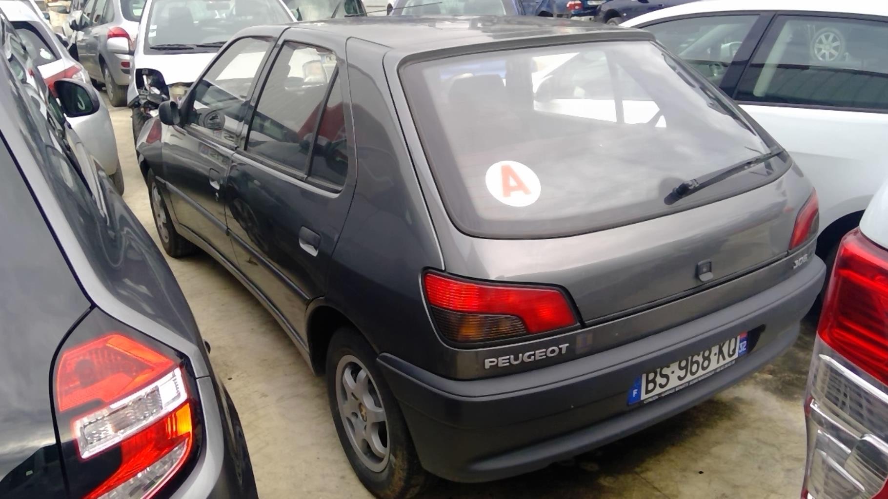 Image Pare choc arriere - PEUGEOT 306