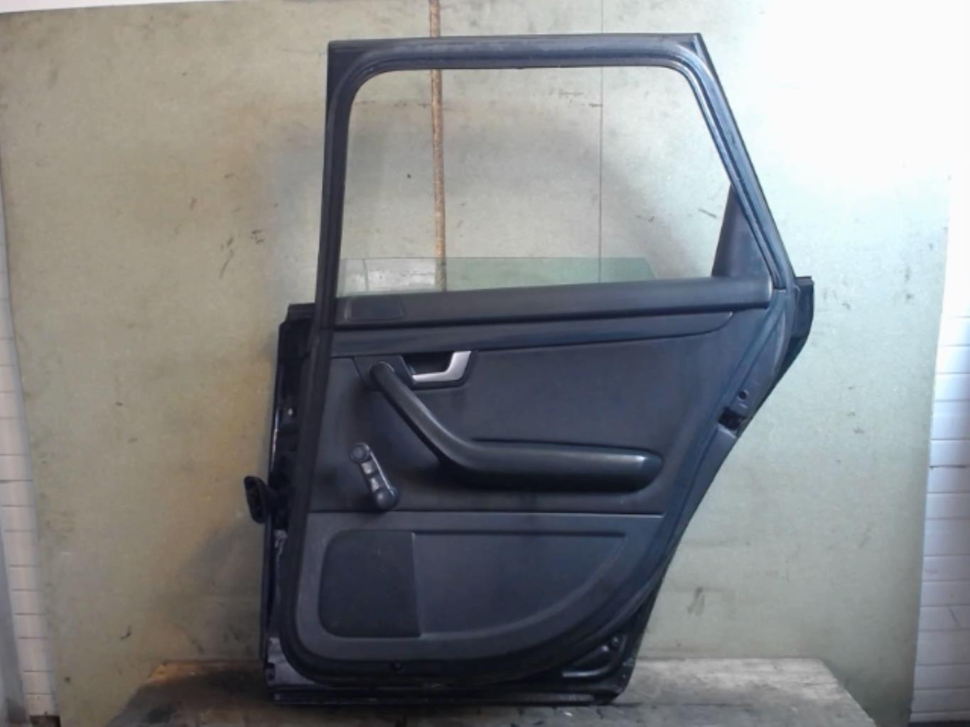 Puerta trasera derecha AUDI A4 2 AVANT PHASE 1 BREAK Diésel - 1