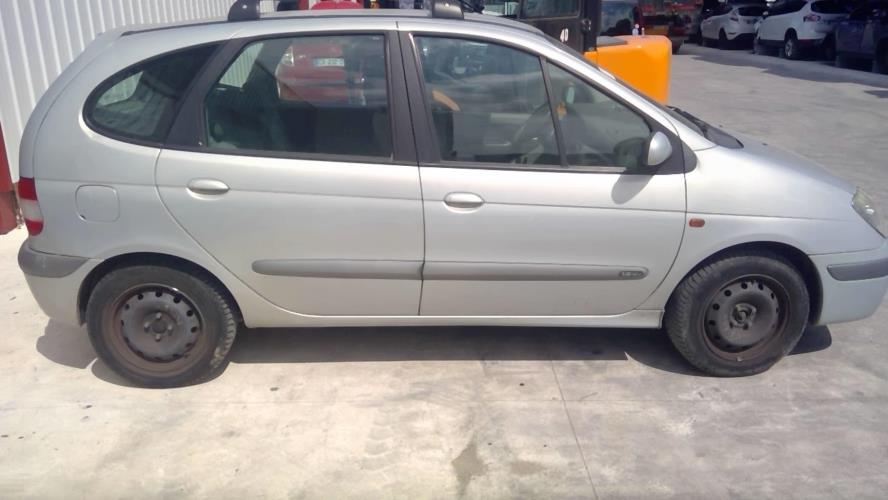 Image Feu arriere principal droit (feux) - RENAULT SCENIC 1
