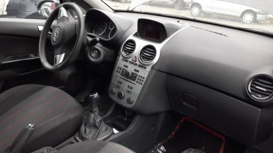 Image Feu arriere principal droit (feux) - OPEL CORSA D