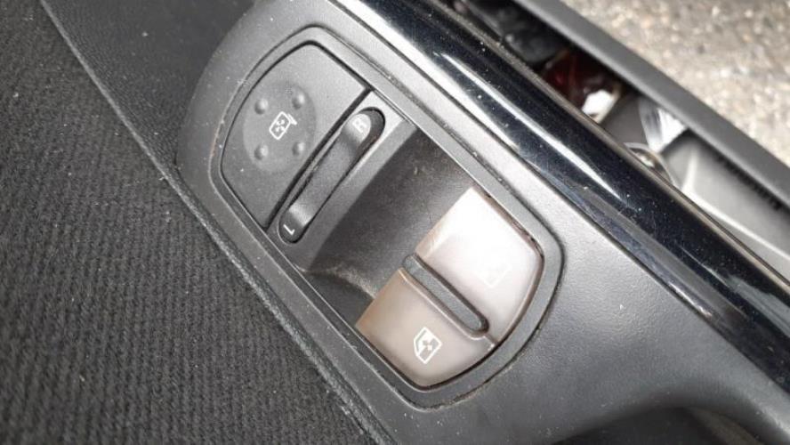 Image Feu arriere principal droit (feux) - OPEL CORSA D