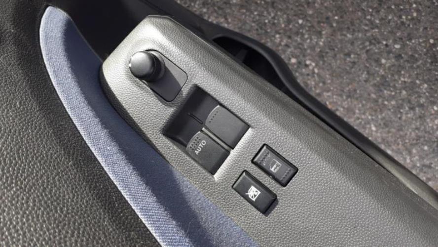 Image Porte avant droit - SUZUKI SPLASH