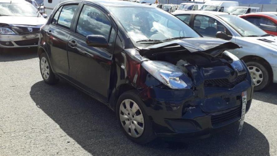 Image Malle/Hayon arriere - TOYOTA YARIS 2