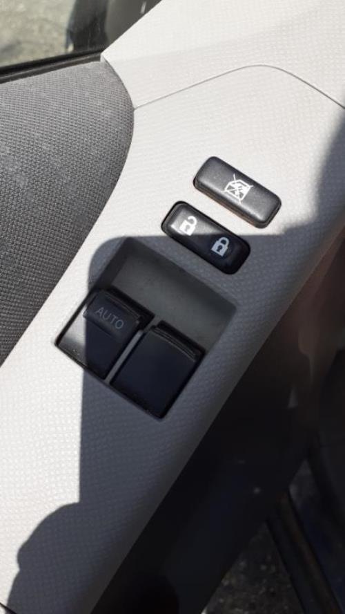 Image Malle/Hayon arriere - TOYOTA YARIS 2