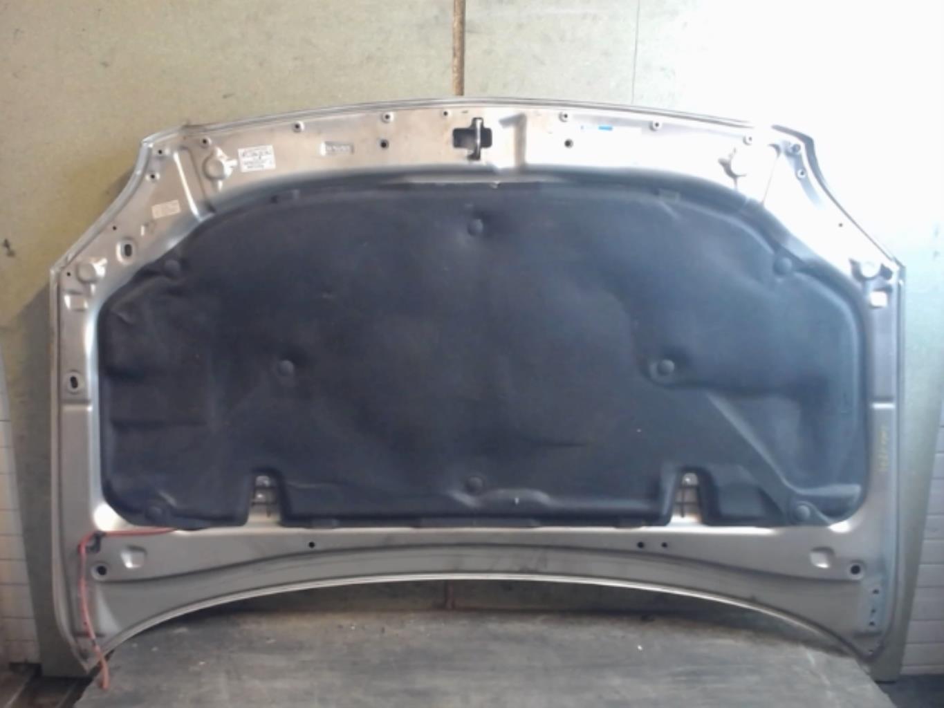 Capot TOYOTA AVENSIS 2 PHASE 1 BREAK Diesel - 1