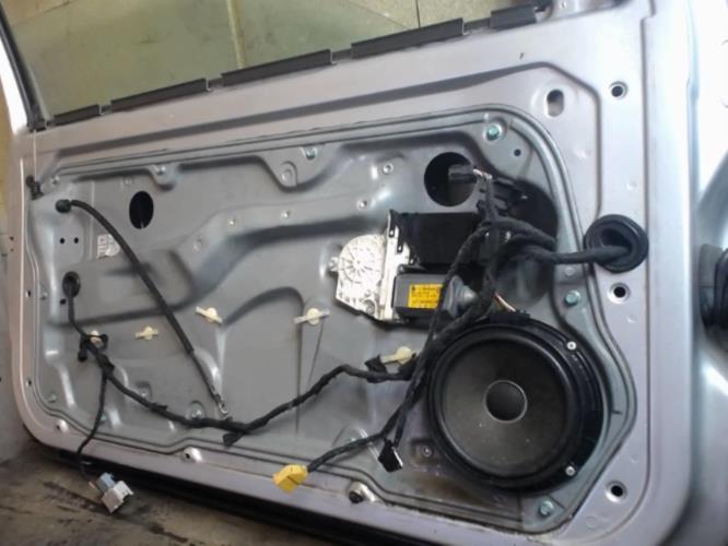 Image Porte avant gauche - VOLKSWAGEN GOLF 4