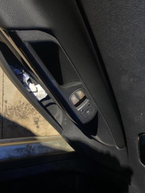 Image Porte avant gauche - OPEL CORSA D