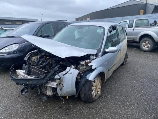 Image Trappe d'essence - RENAULT SCENIC 2