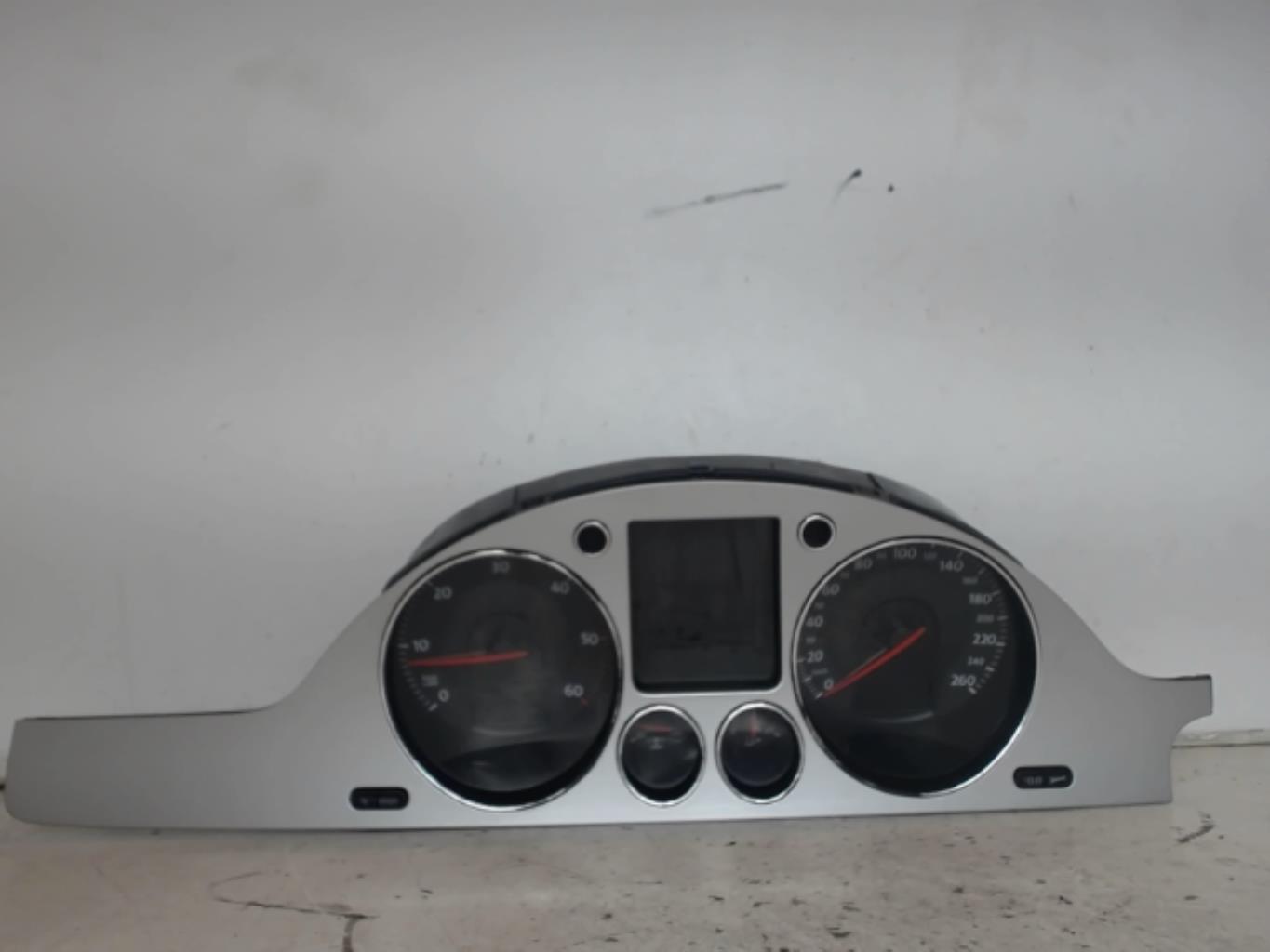 Compteur VOLKSWAGEN PASSAT 5 BREAK Diesel - 1