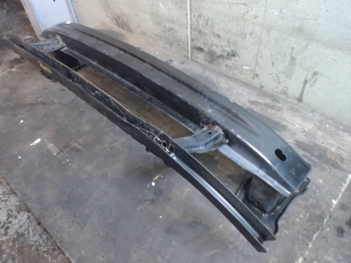 Traversa rinforzo paraurti anteriore VOLKSWAGEN PASSAT 5 BREAK Diésel - 1