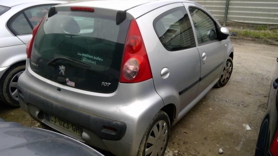 Image Feu arriere principal gauche (feux) - PEUGEOT 107
