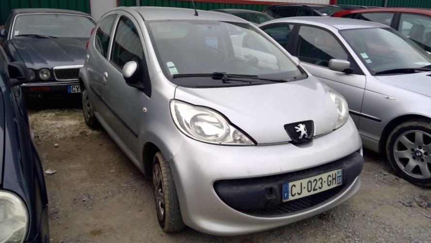 Image Feu arriere principal gauche (feux) - PEUGEOT 107