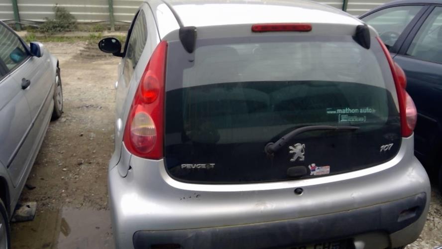 Image Feu arriere principal gauche (feux) - PEUGEOT 107