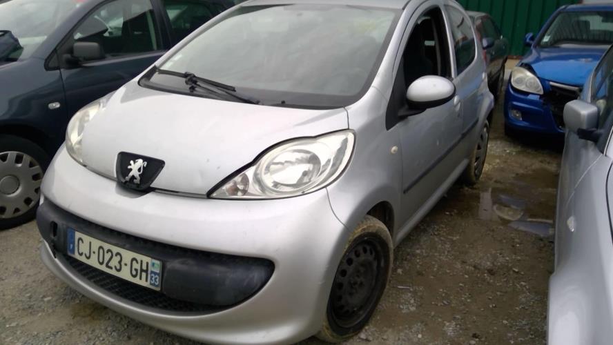 Image Feu arriere principal gauche (feux) - PEUGEOT 107