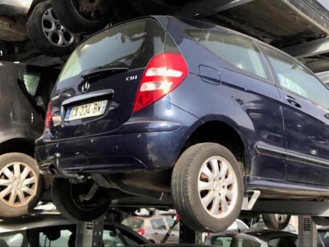 Image Feu arriere principal gauche (feux) - MERCEDES CLASSE A 169