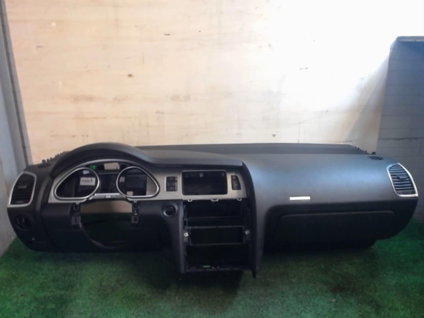 Planche de bord complete AUDI Q7 1 PHASE 1 Diesel - 1