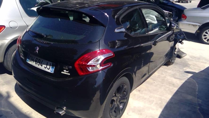 Image Feu arriere principal gauche (feux) - PEUGEOT 208