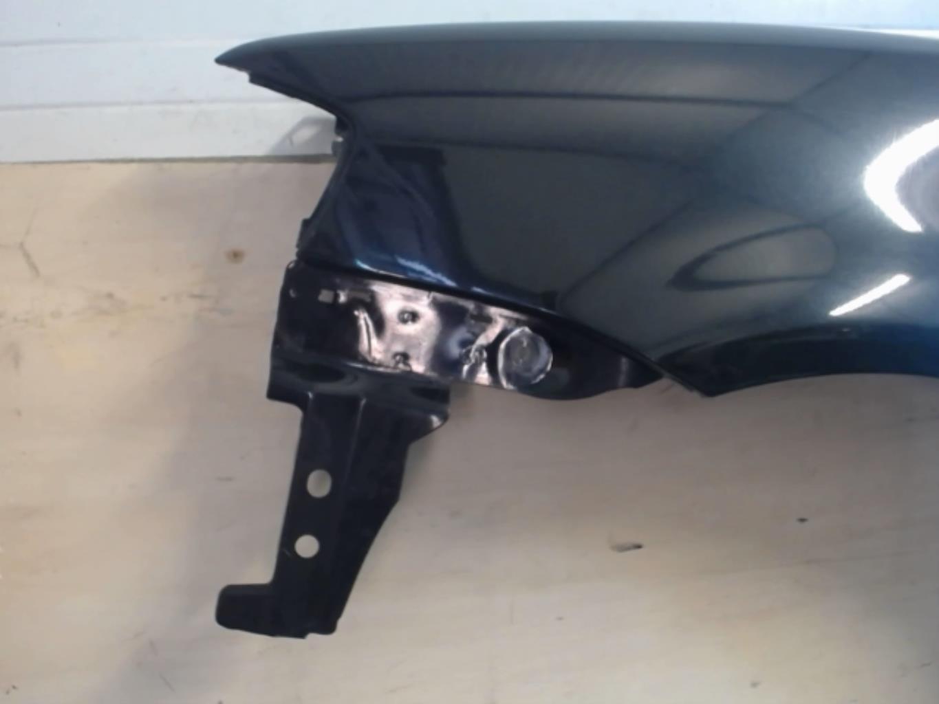 Parafango anteriore sinistro VOLKSWAGEN POLO 3 PHASE 2 Diésel - 1