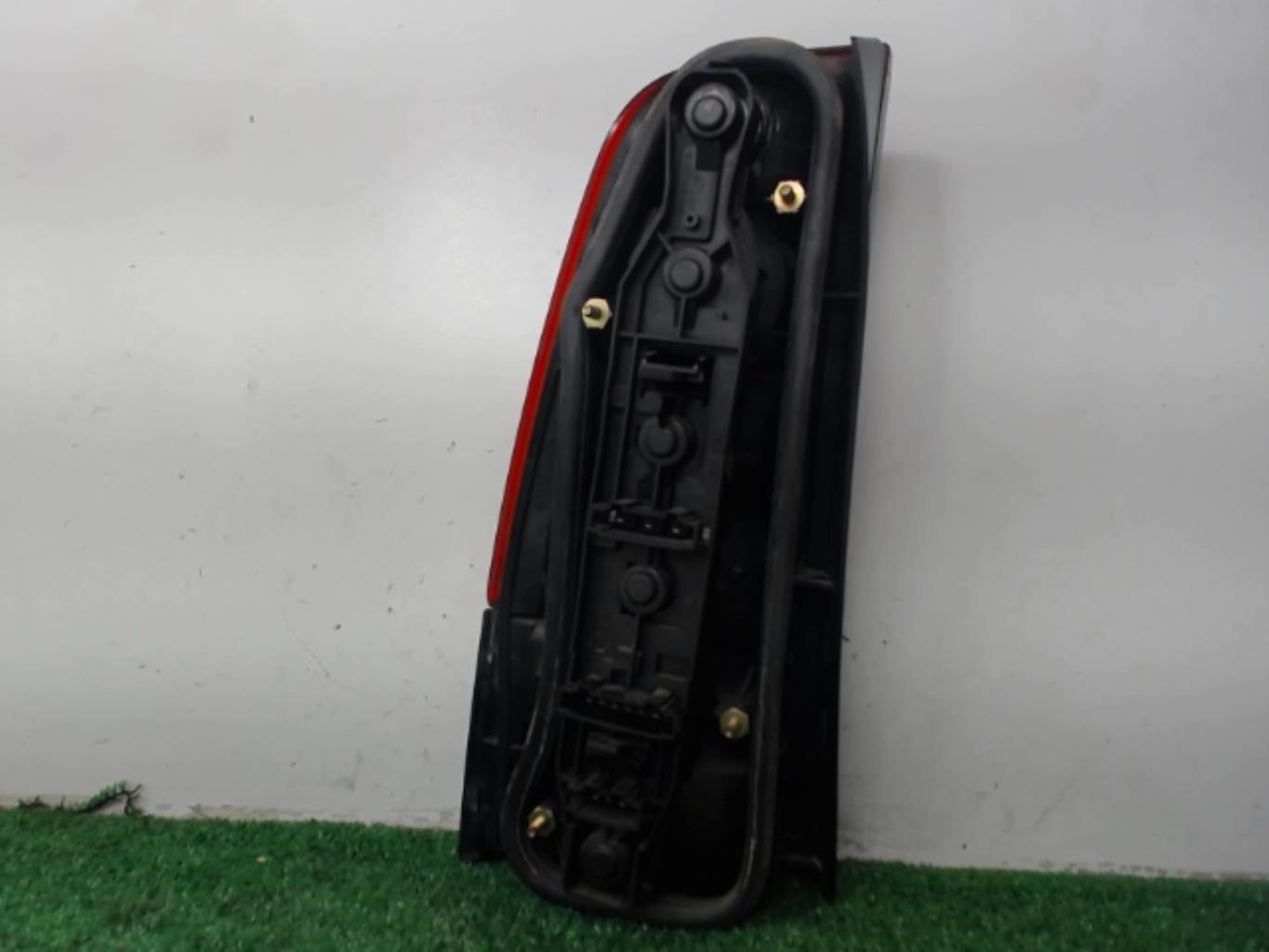 Fanale posteriore principale destro (luci) SEAT CORDOBA 1 VARIO PHASE 2 BREAK Diésel - 1
