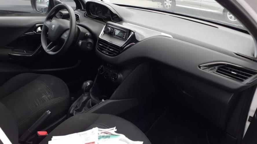Image Volant - PEUGEOT 208 1