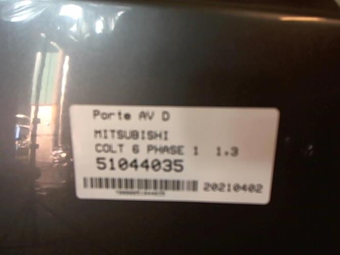 Image Porte avant droit - MITSUBISHI COLT 6
