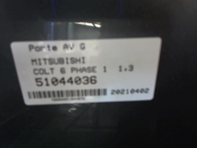 Image Porte avant gauche - MITSUBISHI COLT 6