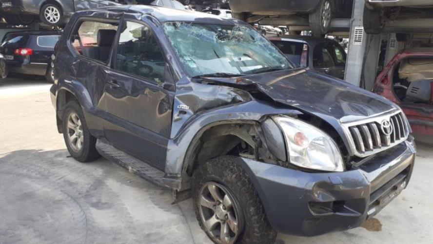 Image Pont avant complet - TOYOTA LAND CRUISER 4 J120