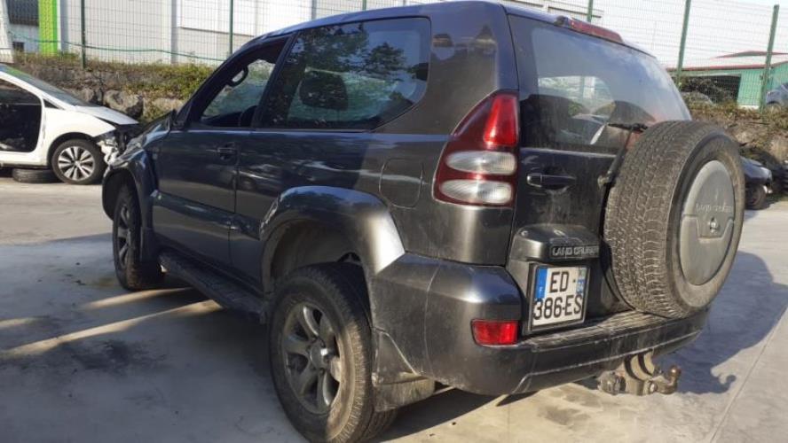 Image Pont avant complet - TOYOTA LAND CRUISER 4 J120