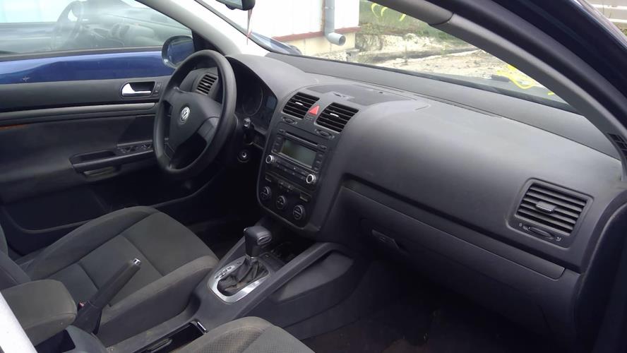 Image Pare choc arriere - VOLKSWAGEN GOLF 5
