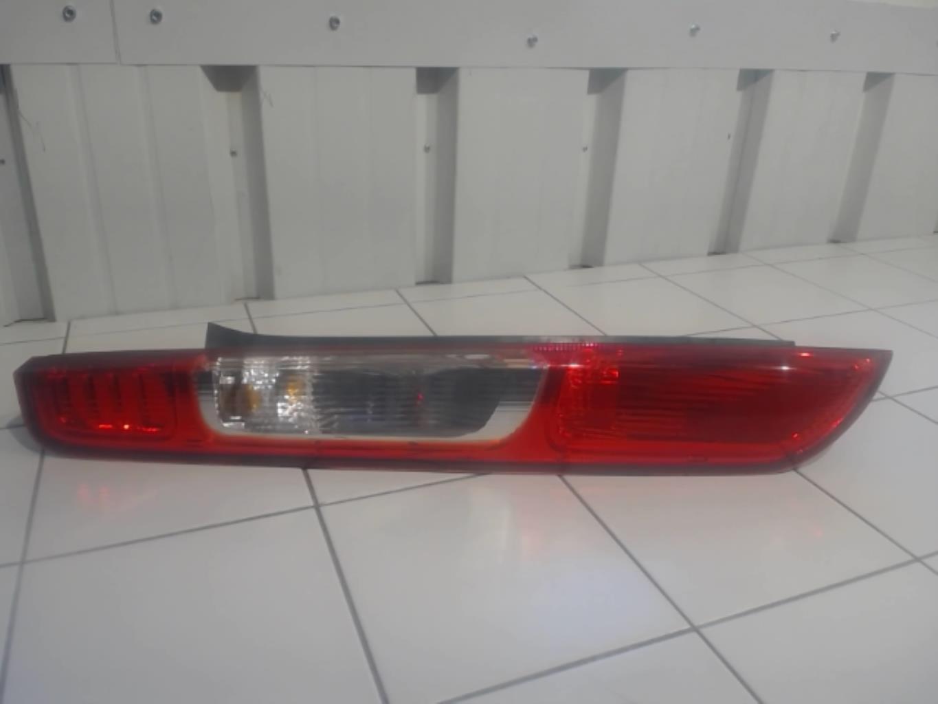 Fanale posteriore principale sinistro (luci) FORD FOCUS 2 PHASE 1 Diésel - 1