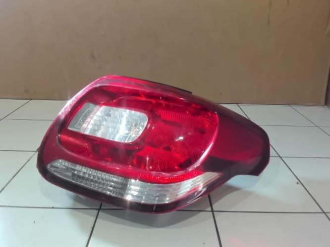 Image Feu arriere principal droit (feux) - CITROEN DS3