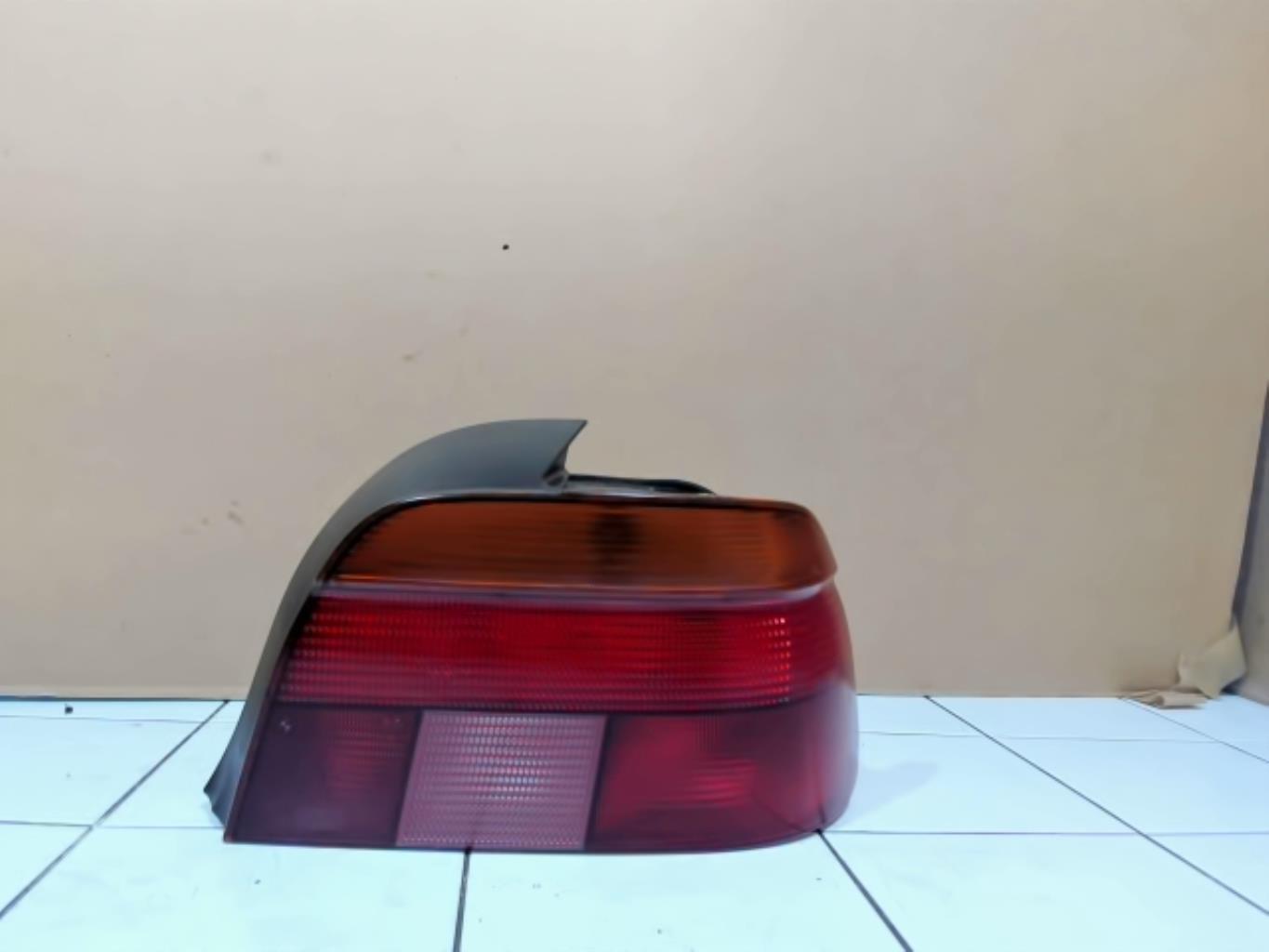 Fanale posteriore principale destro (luci) BMW SERIE 5 E39 PHASE 1 Diésel - 1