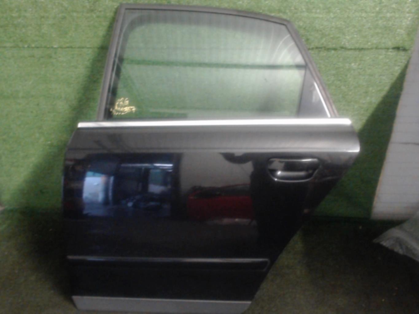 Puerta trasera izquierda AUDI A4 2 PHASE 1 Diésel - 1