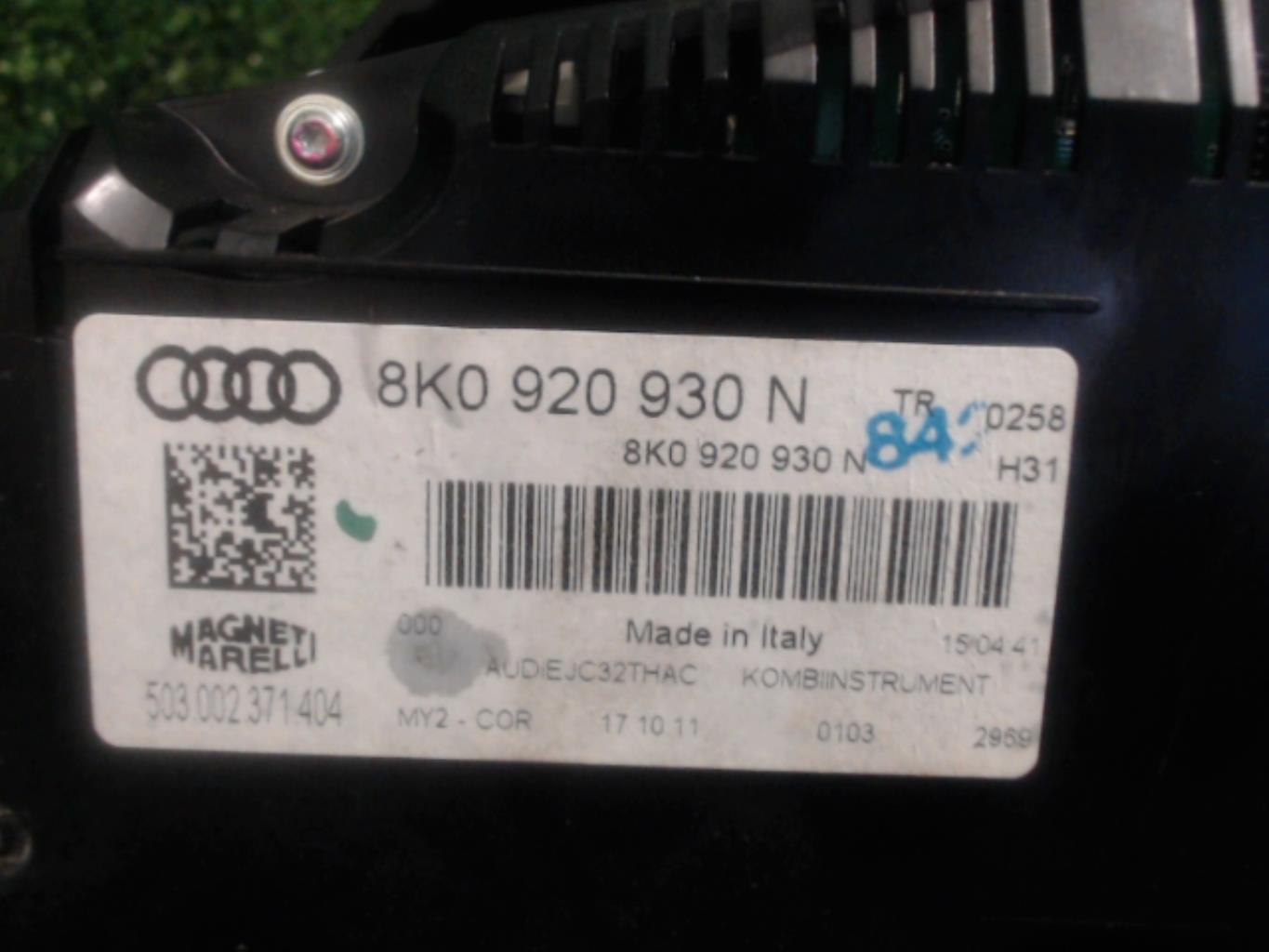 Compteur AUDI A4 3 AVANT PHASE 1 BREAK Diesel - 1