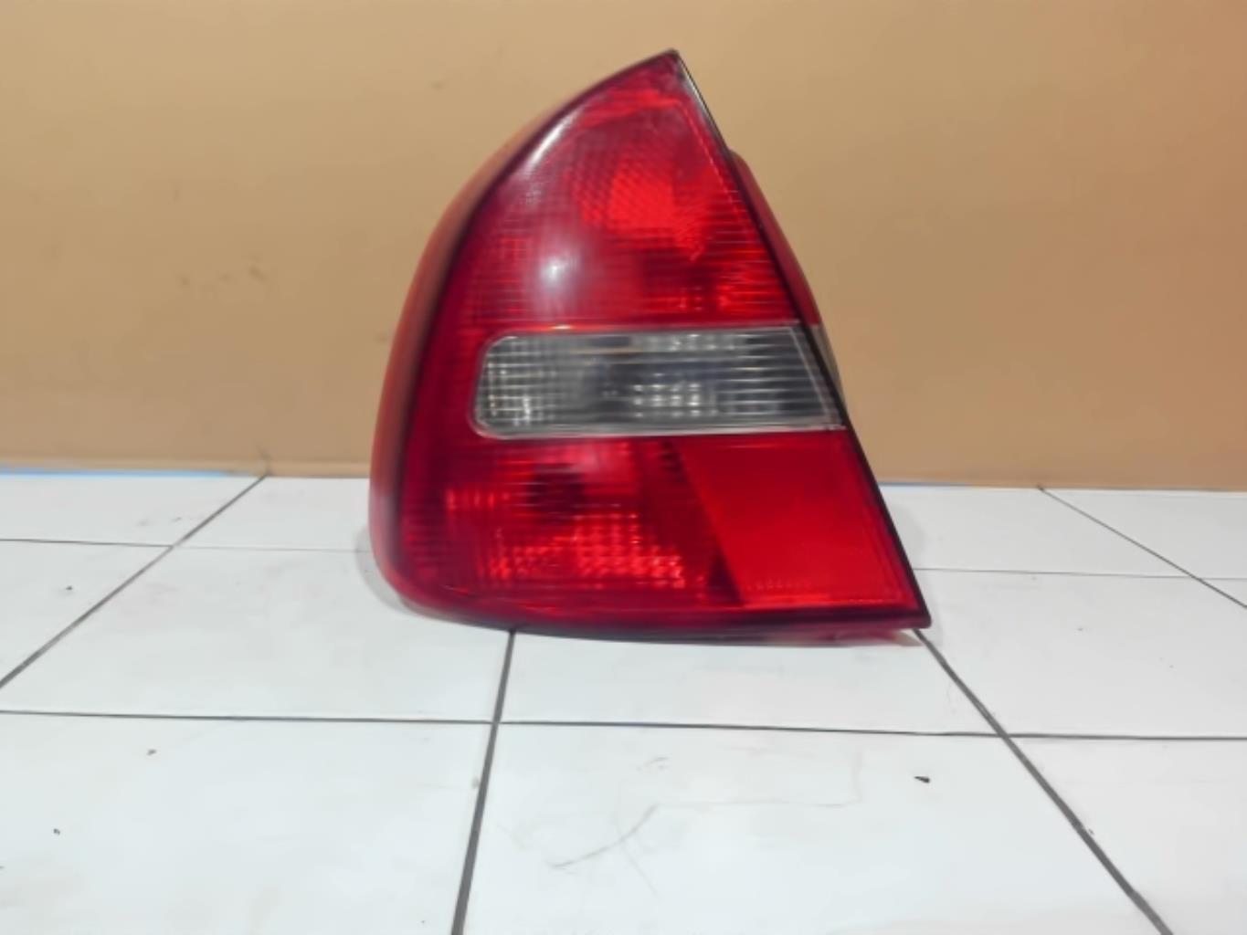 Fanale posteriore principale sinistro (luci) MITSUBISHI CARISMA PHASE 2 Diésel - 1