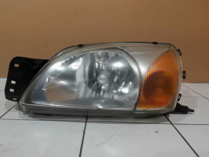 Image Optique avant principal gauche (feux)(phare) - FORD FIESTA 4