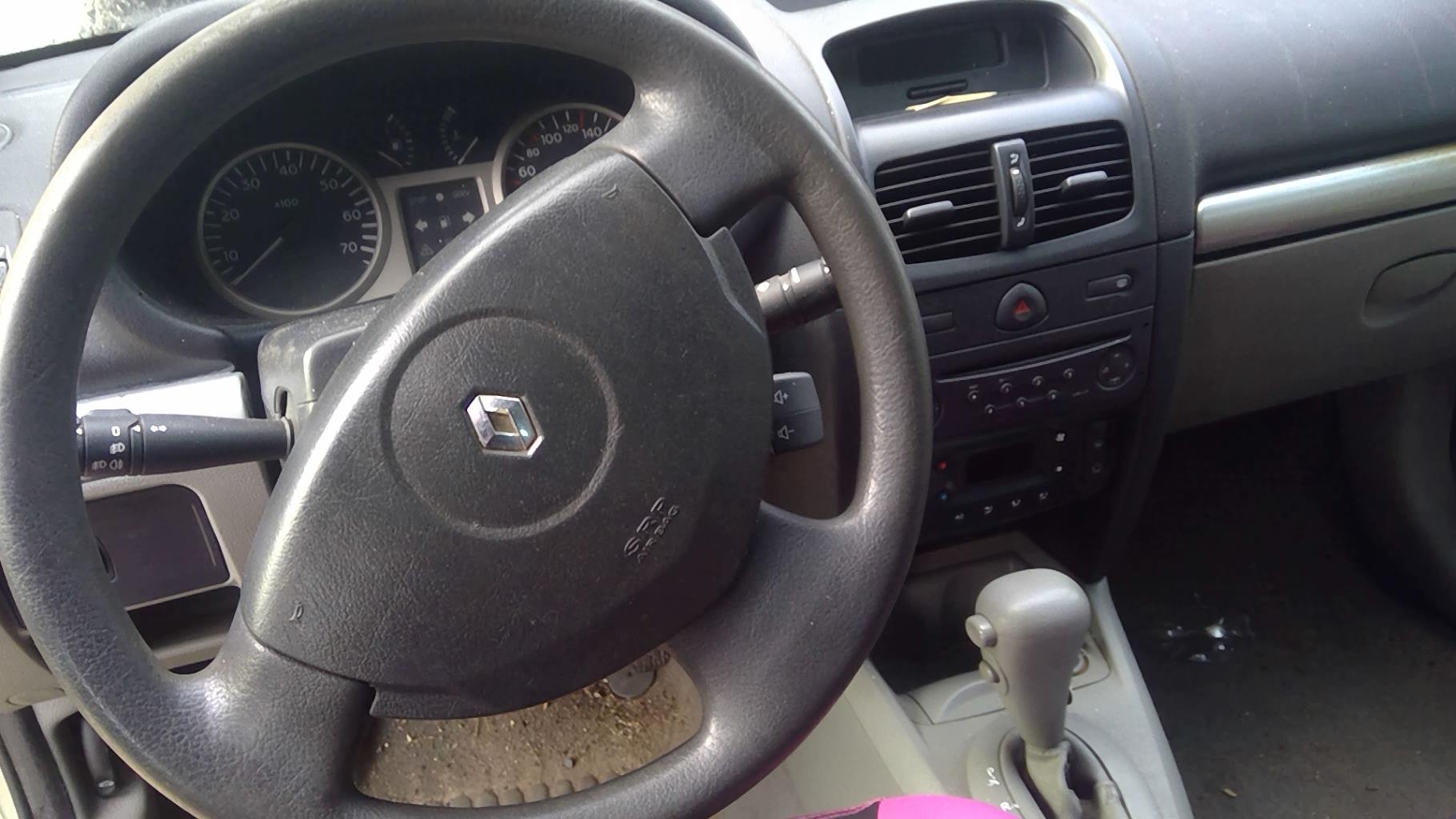 Image RENAULT CLIO 2