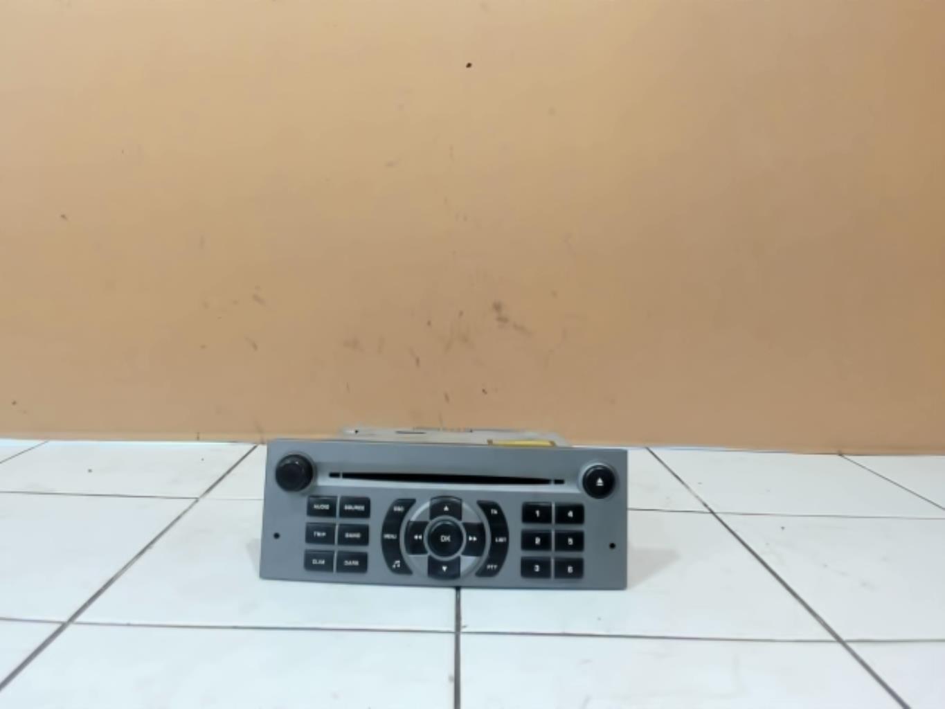 Autoradio originale PEUGEOT 407 PHASE 1 BREAK Diésel - 1