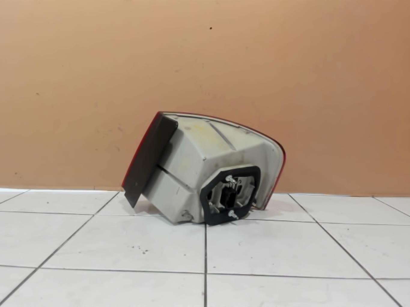 Fanale posteriore principale sinistro (luci) VOLKSWAGEN JETTA 3 Diésel - 1