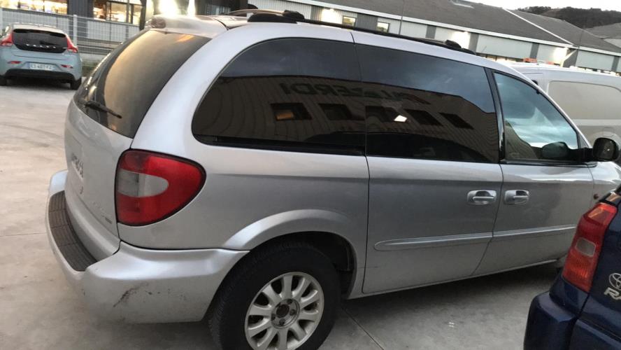 Image Pare choc avant - CHRYSLER VOYAGER 4