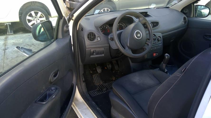 Image Trappe d'essence - RENAULT CLIO 3